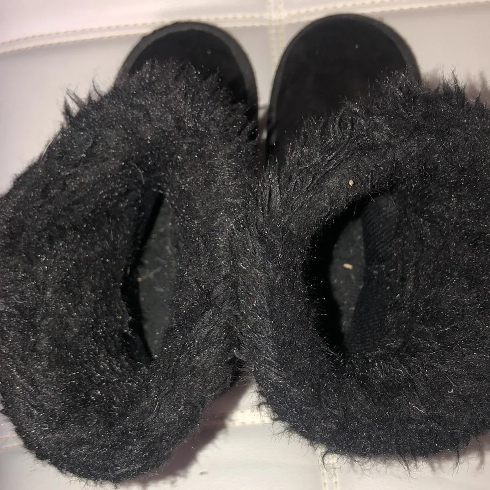 The Children’s Place Black Faux Suede and Fur Lined Boots